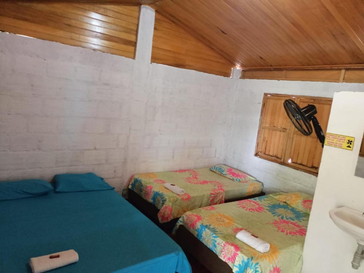 Hostal Sol De Verano Dona Lilia Villavieja Luaran gambar