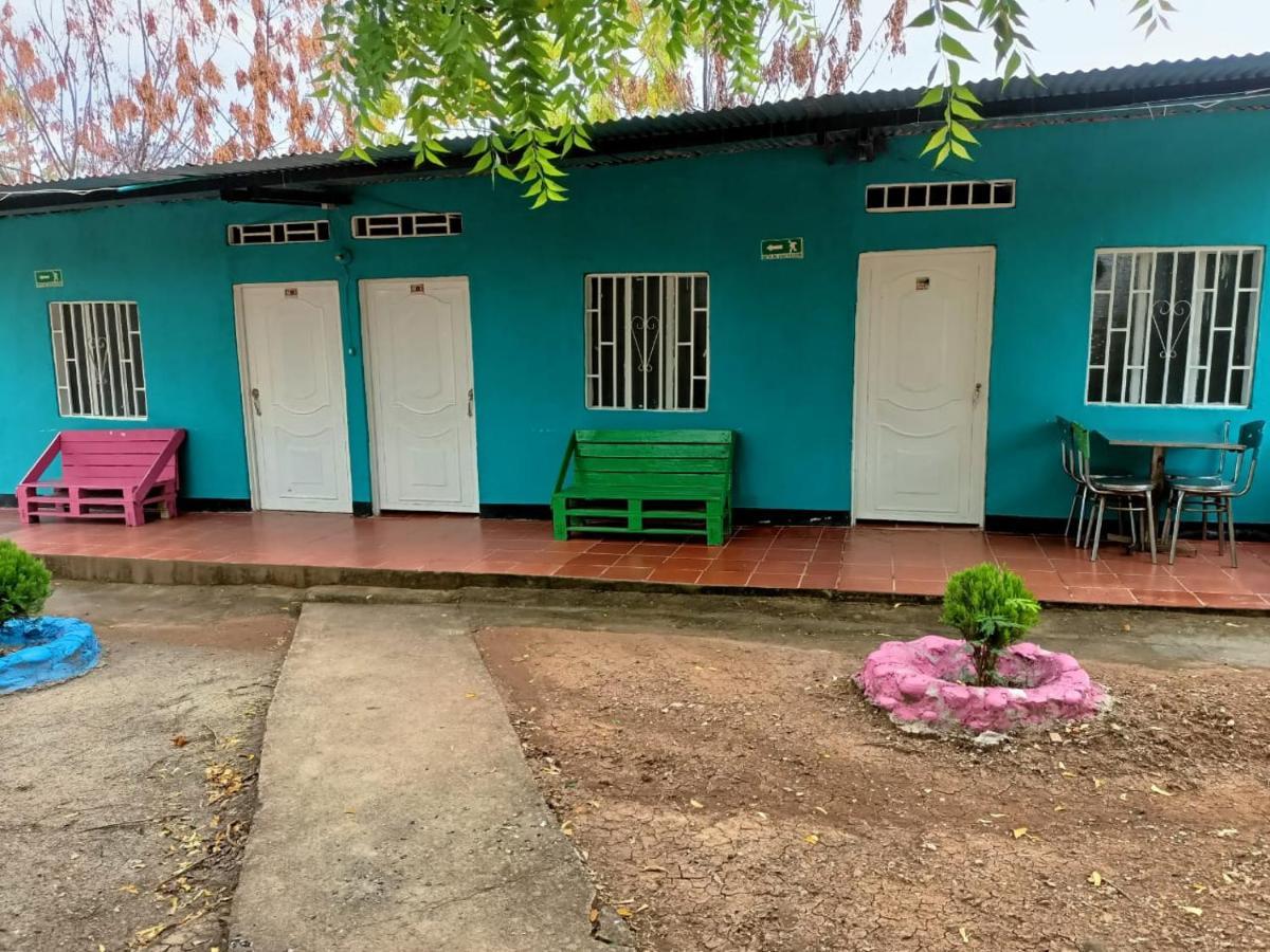 Hostal Sol De Verano Dona Lilia Villavieja Luaran gambar