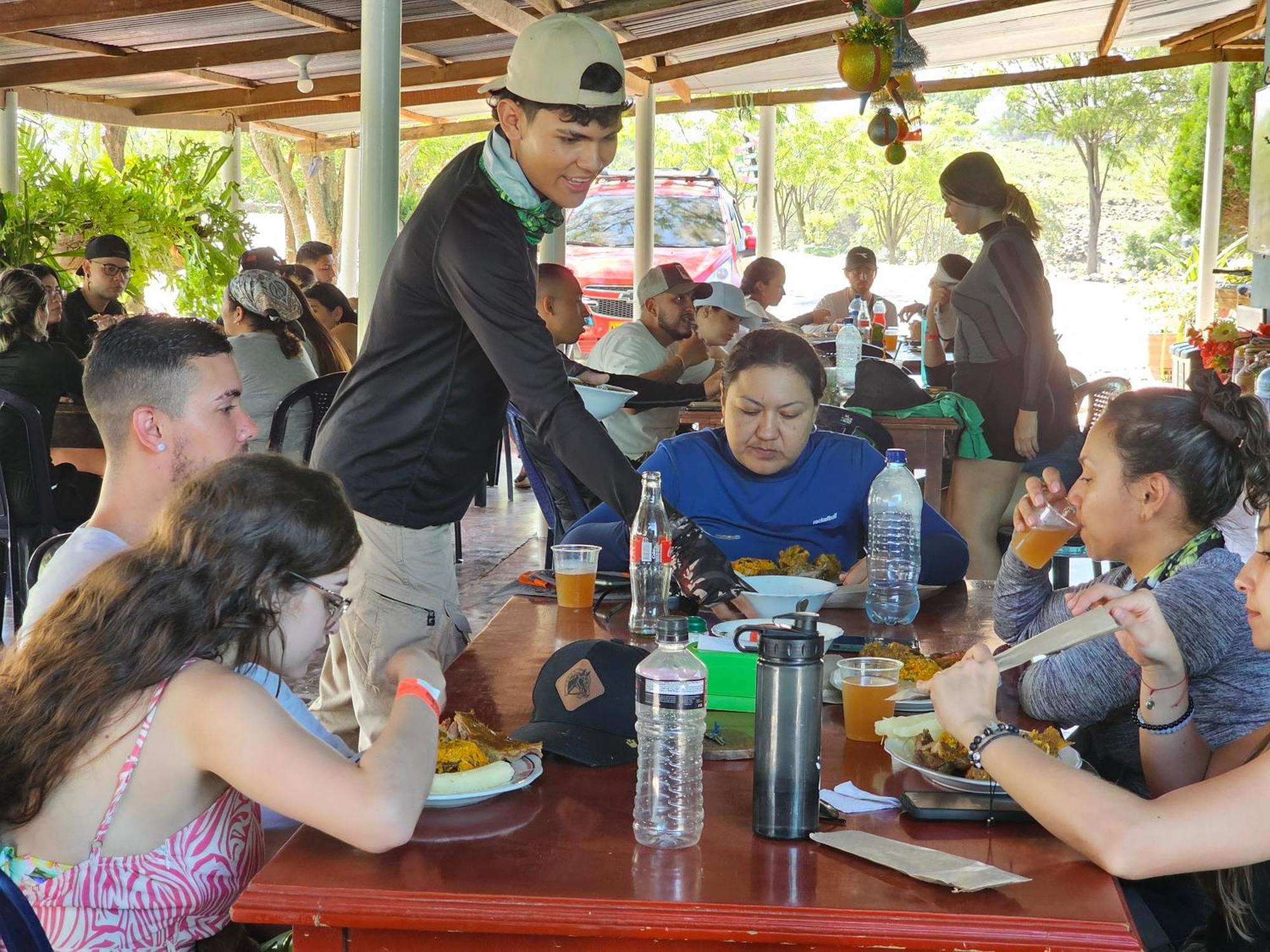 Hostal Sol De Verano Dona Lilia Villavieja Luaran gambar