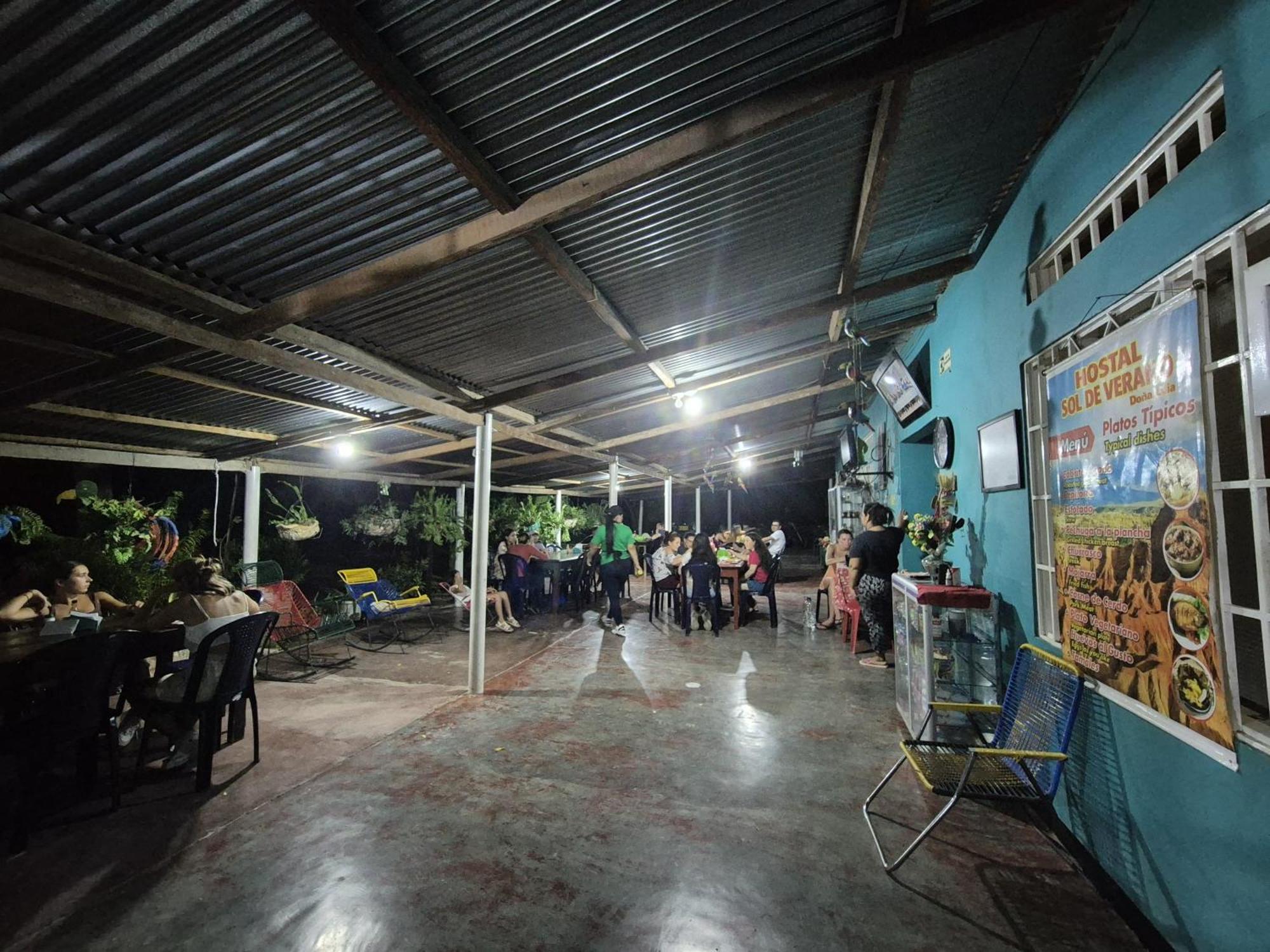 Hostal Sol De Verano Dona Lilia Villavieja Luaran gambar